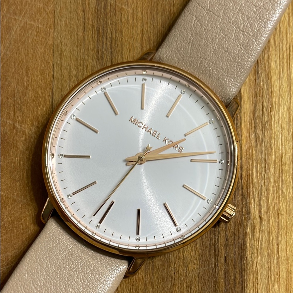 💕Michael Kors Gold and Tan Leather Watch